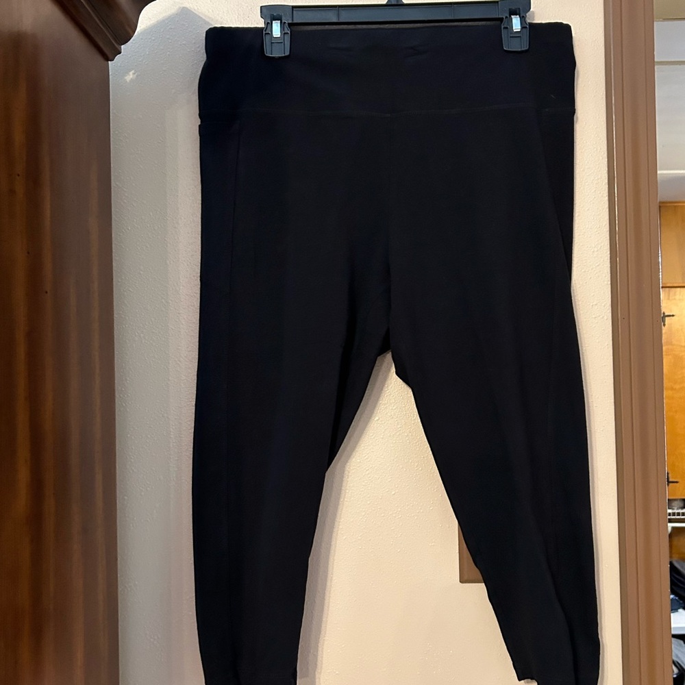 Black Capri leggings 1X